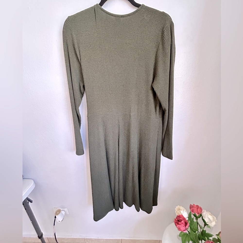Wrap around dress Olive color Size XL - Picture 4 of 5